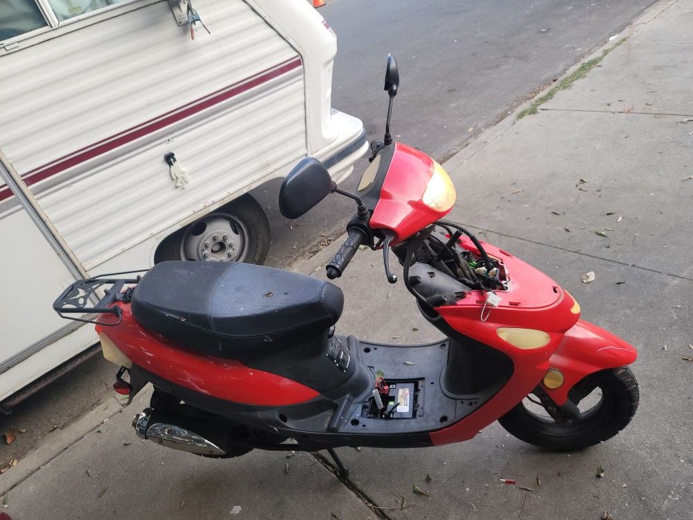 Tao Tao 50cc Scooter Electric Start Plus Kick Start 47 Miles Only
