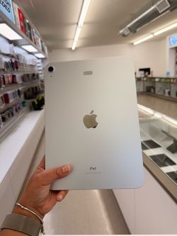 iPad 10th gen 64gb WiFi