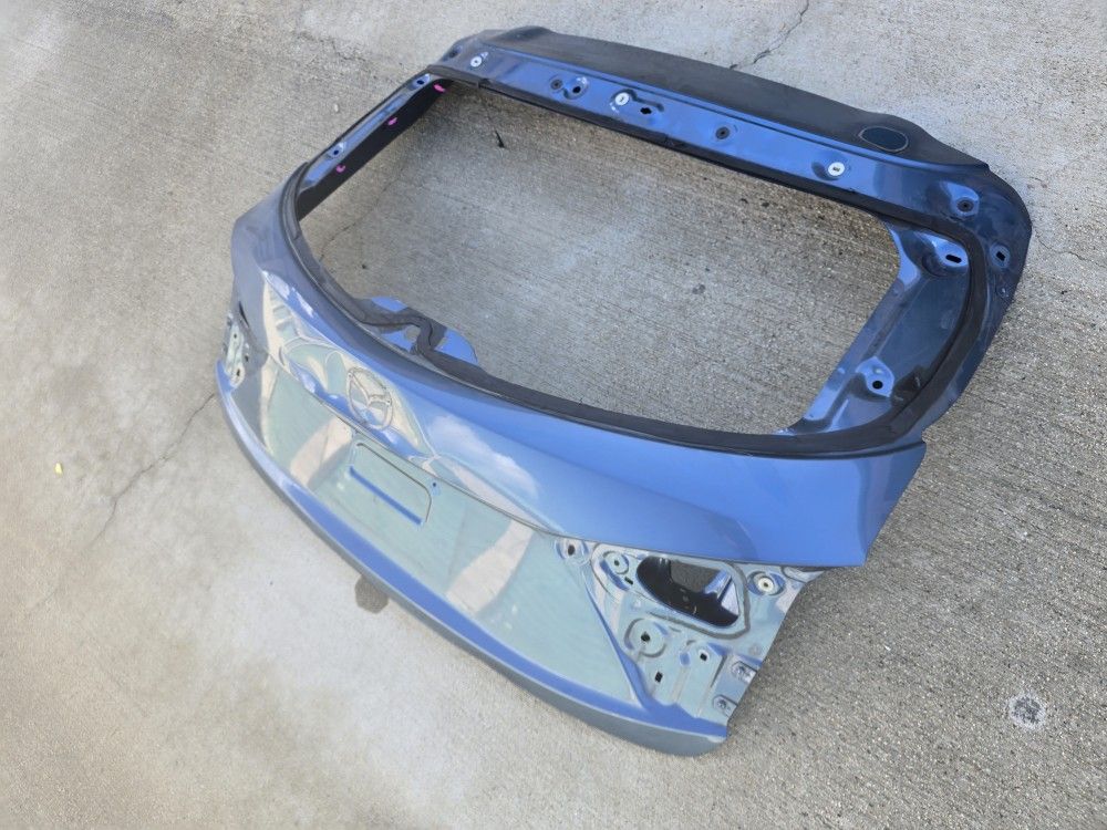 Mazda 3 Rear Gate