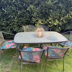 Out Door Table /chairs