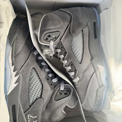 Jordan 5s Wolf Greys Size 8 men