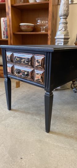 Gorgeous solid Wood vintage Tables With Drawers