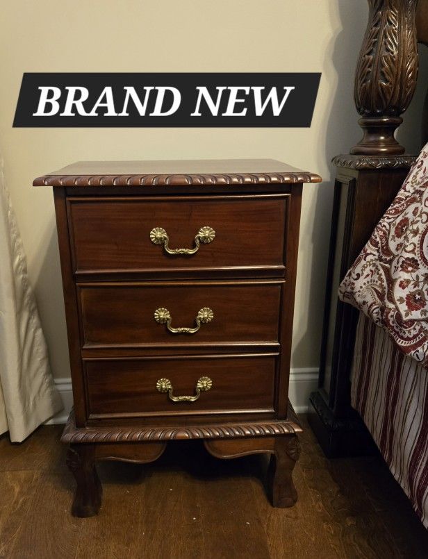 BRAND NEW HAND CARVED MAHOGANY NIGHTSTAND