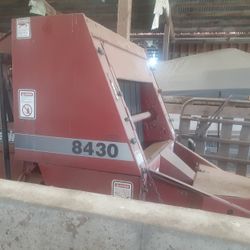 Case 8430 Round Baler with pick up Gathering wheel kit