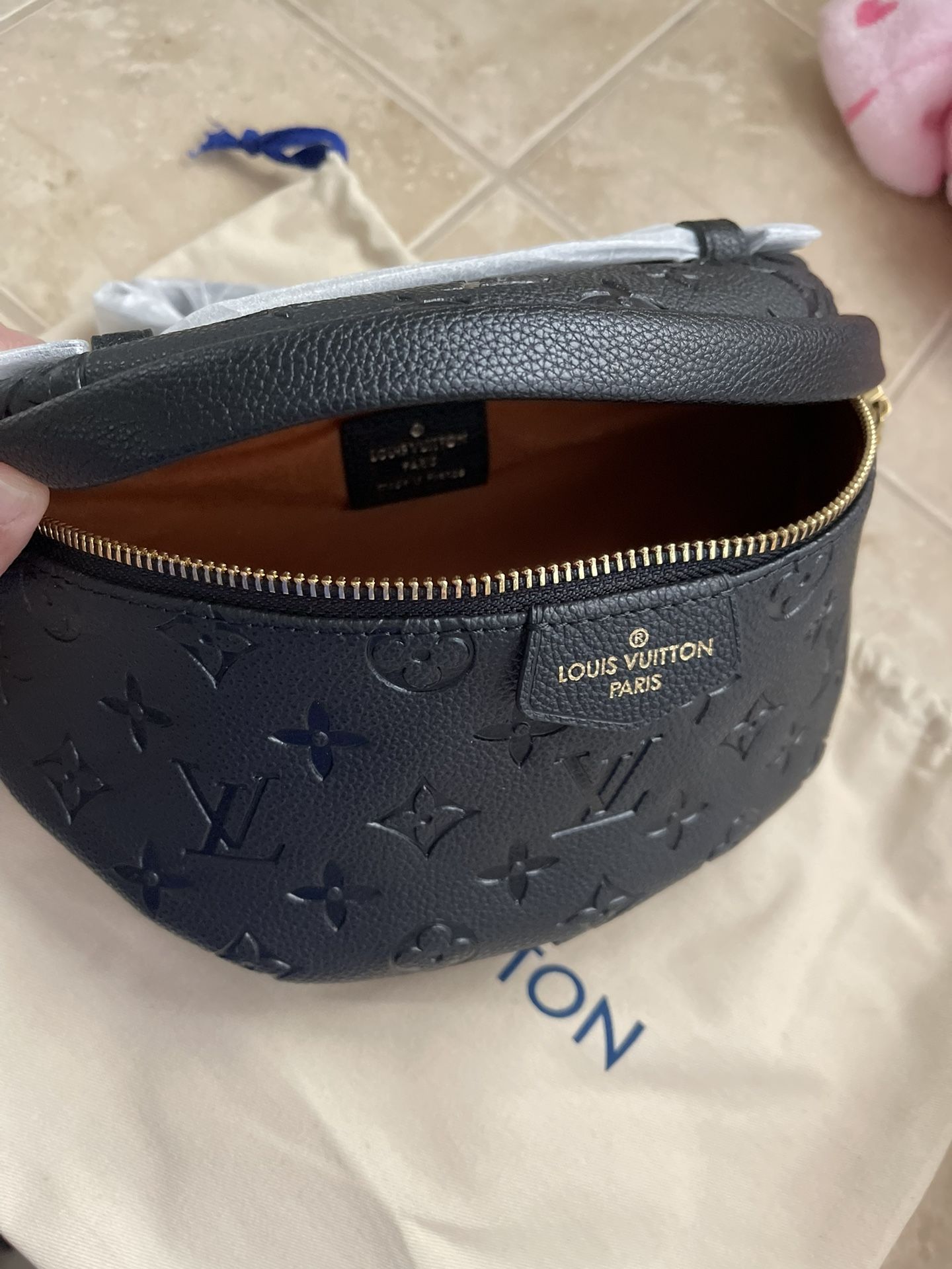 LV Mini bum Bag for Sale in Los Angeles, CA - OfferUp