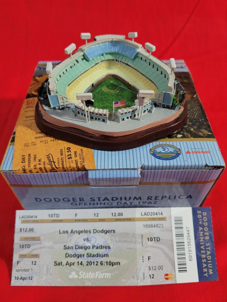 Dodgers Dodger Stadium Mini Replica 2012 SGA 