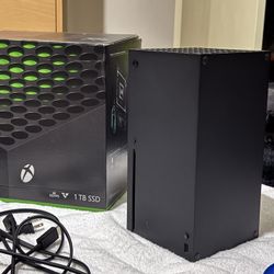 Xbox Series X – 1TB SSD | 4K 120FPS | 2 Controllers | 5 Games | Box Included 🎮