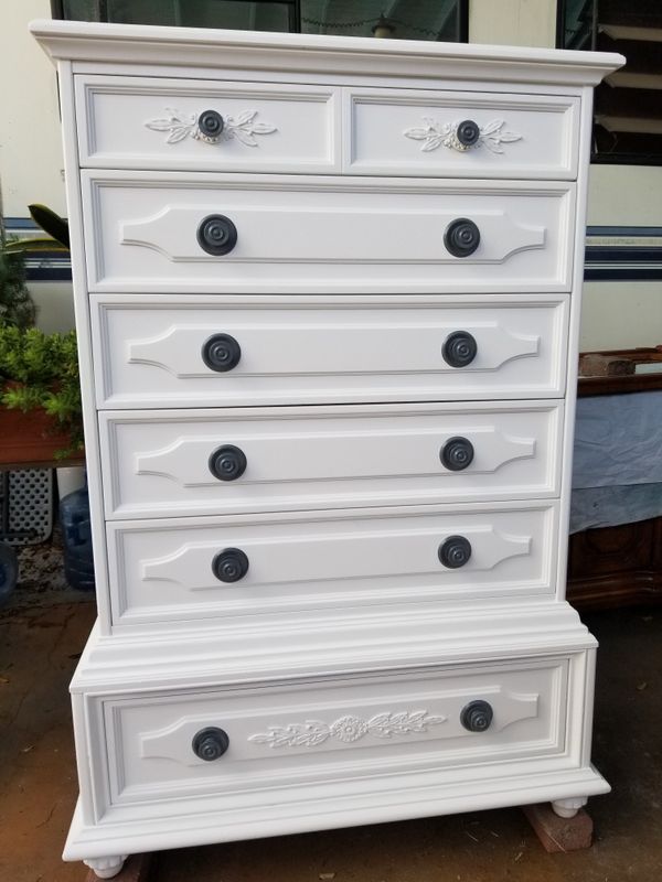 White Beautiful Dresser "SOLID WOOD" Vintage[Restored] for Sale in Los Angeles, CA OfferUp