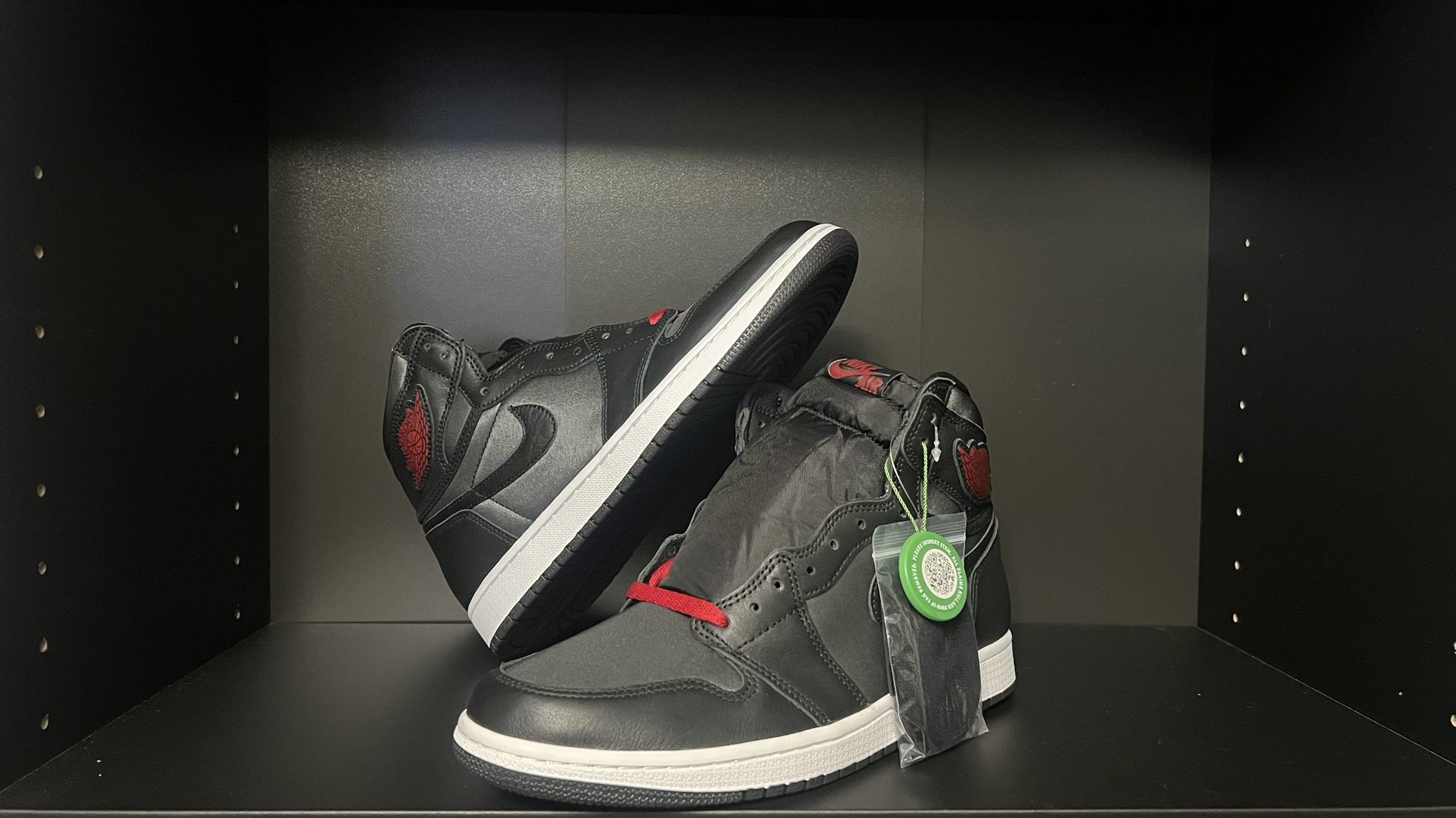 Jordan 1 “Black Gym Red” Size 10.5