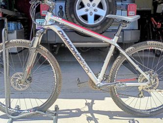 27.5 inch Diamondback Axis mountain bike