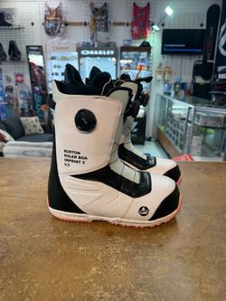 Burton Ruler DB boa size 10 men’s snowboard boots certified with warranty located at Sin city snowboards