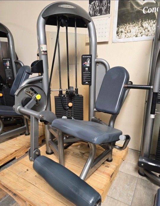 Matrix g3 commercial gym equipment bundle exercise fitness weight leg curl extension press machines