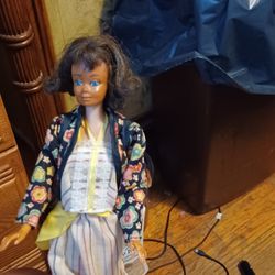 1970S MALIBU BARBIE DOLL WITH CLOTHES 