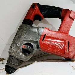 Milwaukee Rotary Hammer M18