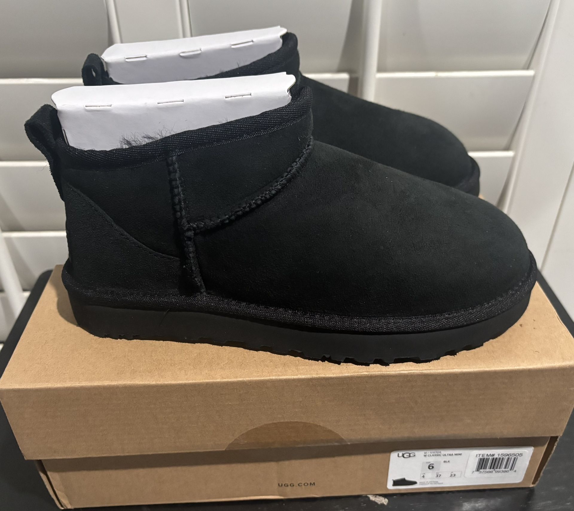 NEW UGG Classic Ultra Mini Lined Short Suede Boots BLACK (Women's Size 6) - $75