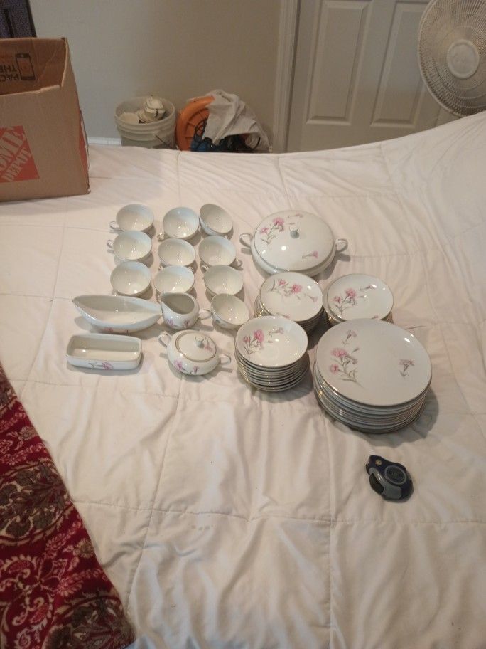70 Piece Royal Court... Fine China Set "Carnation"
