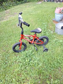12 inch huffy  bike with training  wheels