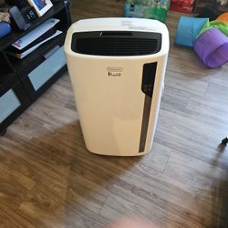 DeLonghi Pinguino 3-in-1 Portable Air Conditioner. Will Trade For Something 