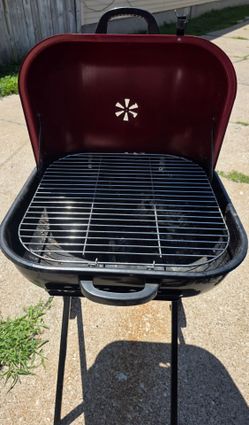 Americana portable charcoal grill