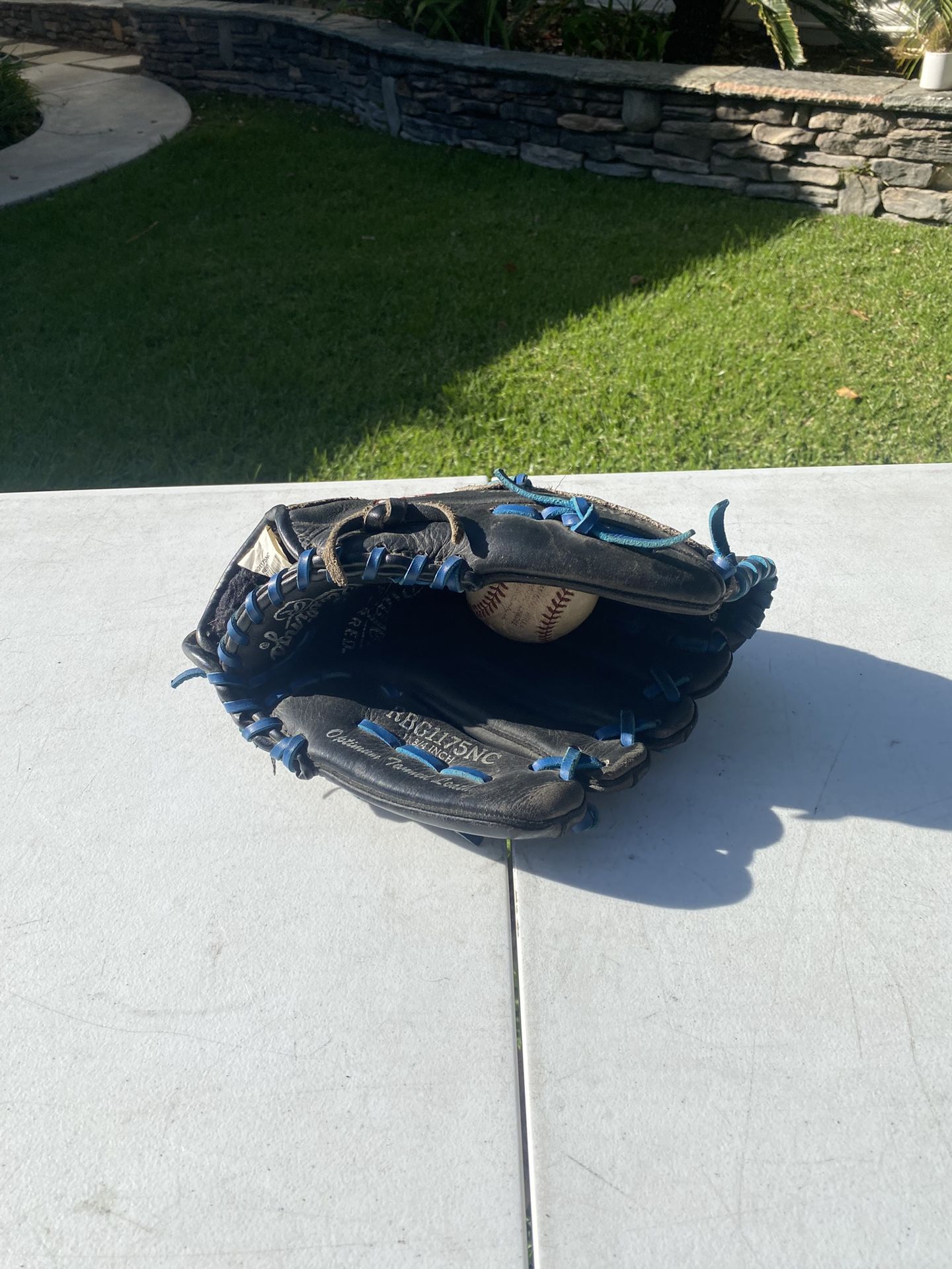 Rawlings 11 3/4 Inch Baseball Glove