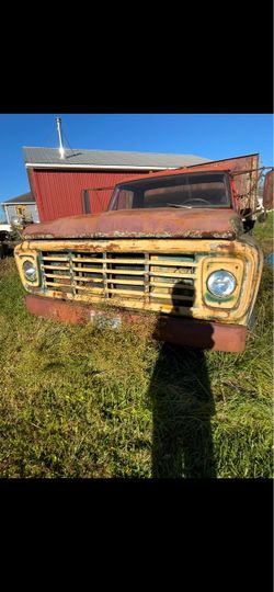 Ford F 500. ) flat bed dump truck