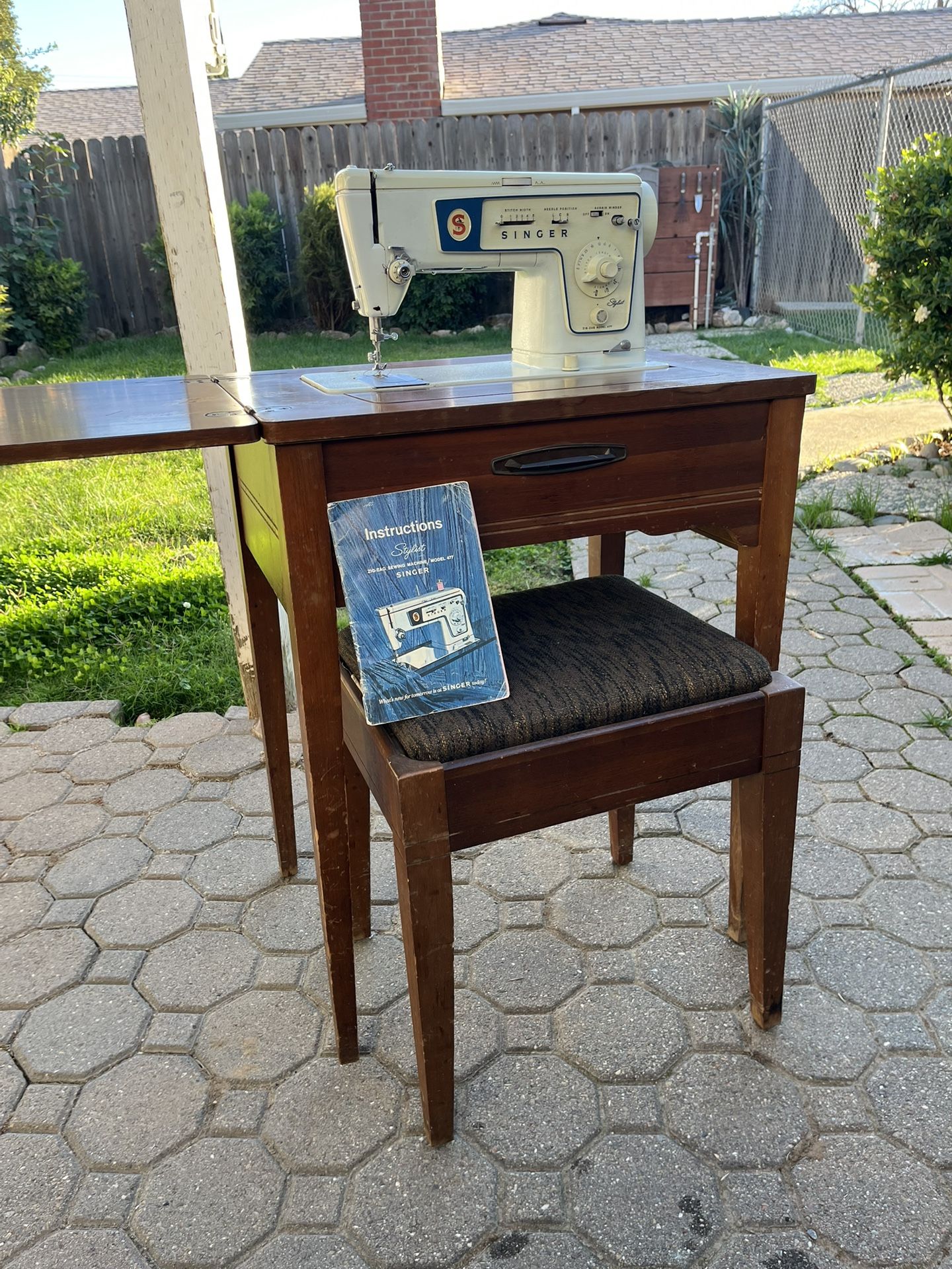Singer Sewing Machine In Cabinet