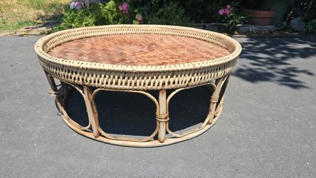 #Table #Rattan #Round #Serving #Table