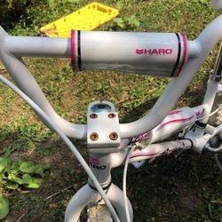 White and pink girls Haro Z 20 20 inch alloy wheels