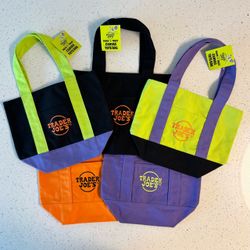Trader Joe's Halloween Mini Trick-or-Treat Canvas Tote Bags **Set of 5** INCLUDES GREEN