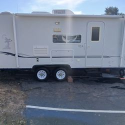 KZ Coyote Sportsman 26 Foot Huge Pop Out Clean Nice Tires And Rims Calimesa Andrew (contact info removed)