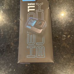 GoPro 11 Hero SPECIAL BUNDLE BRAND NEW IN BOX