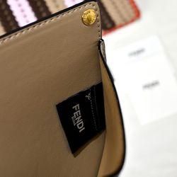 Iconic Peekaboo ISeeU