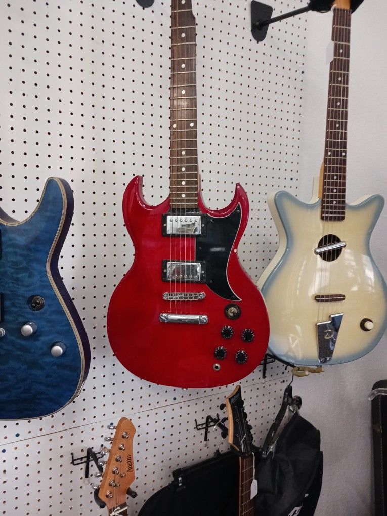 Silvertone Electric Guitar 6 String