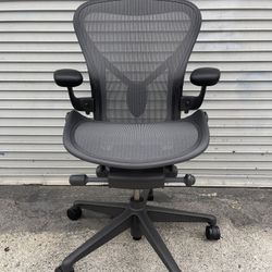 HERMAN MILLER REMASTERED AERON 2020 VERSION SIZE B IN PERFECT CONDITION 