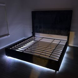 Need Gone King Bed New In Box Led Lights $10DOWN 