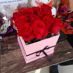 12 Roses In Box Free Delivery Up To 5 Miles