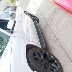 24" Gloss Black Snowflakes With Spiked Lug Nuts For Trade 