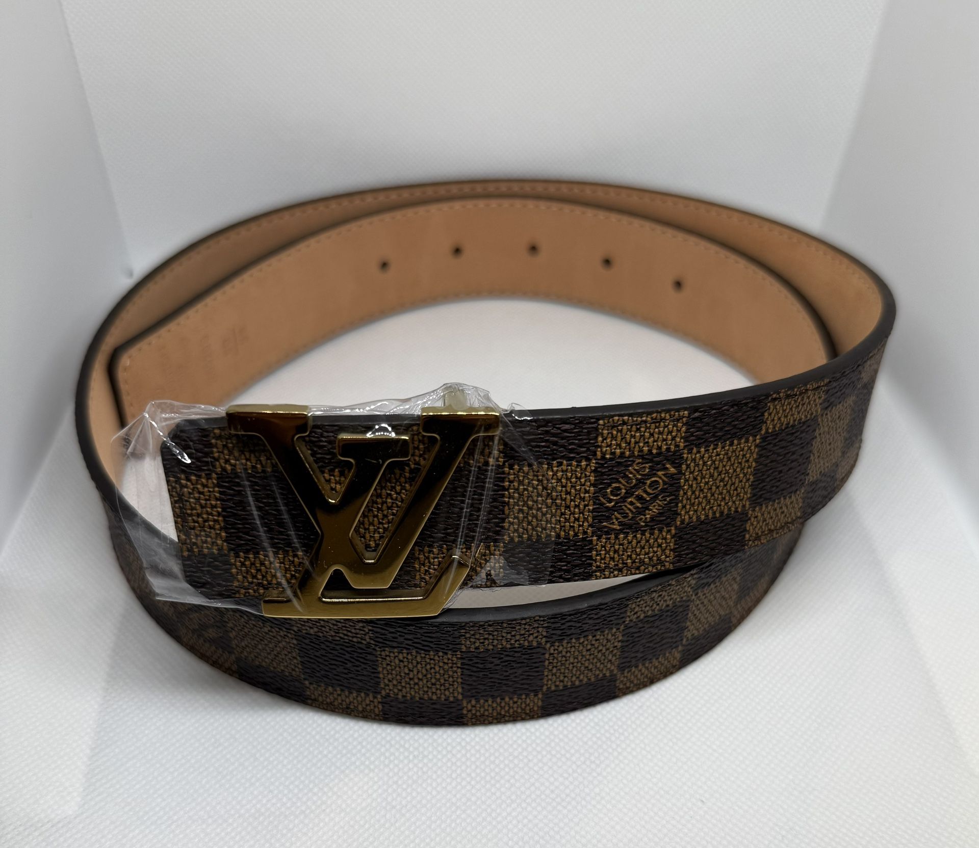 Unisex Louis Vuitton Leather Belt Never Used Open Box
