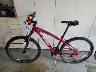 Specialized Hardrock Mt Bike 2010