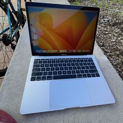 Apple MacBook Pro 13"  