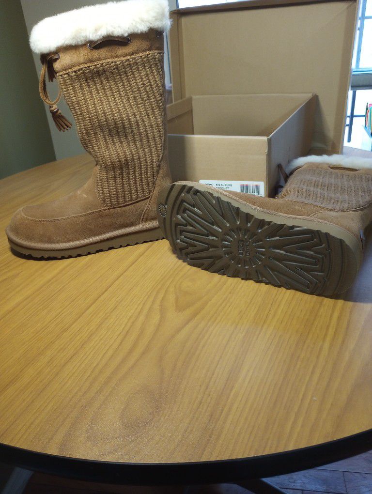 UGG Boots Never Worn Size 2