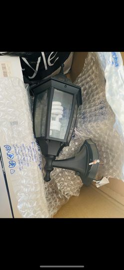 3 Outdoor Lights