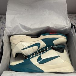 Nike Kobe 5 x Caitlin Clark ‘Coconut Milk’ - size 13M