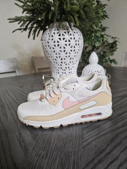 Nike Women Air Max 90. Size 8.5