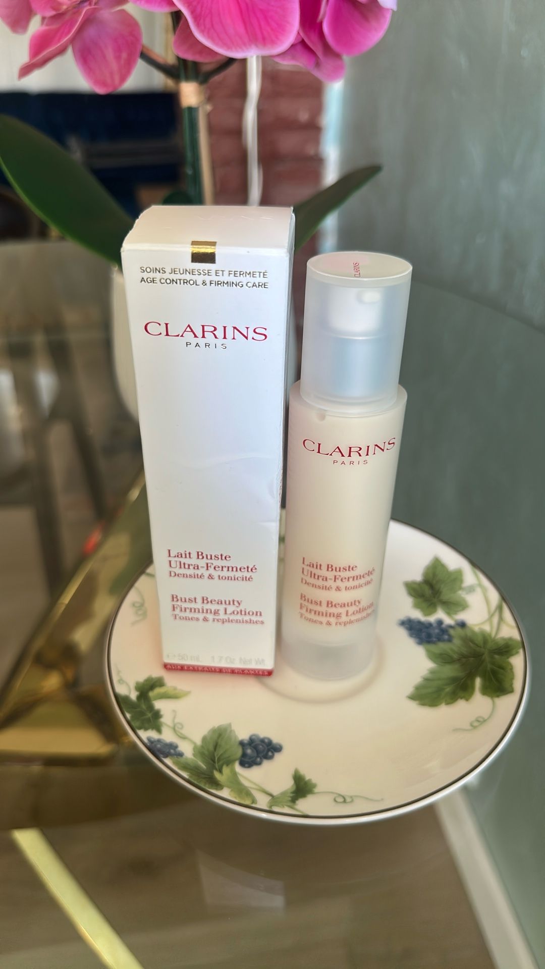 Clarins Paris