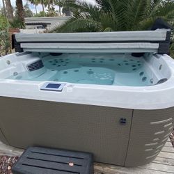 Jacuzzi J-585