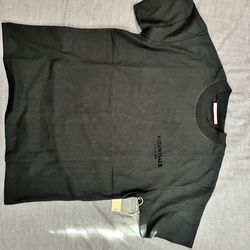 Essentials Fear Of God black shirt