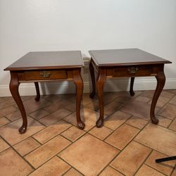 Matching Solid Wood Side Tables (Pair) – Queen Anne / Traditional Style