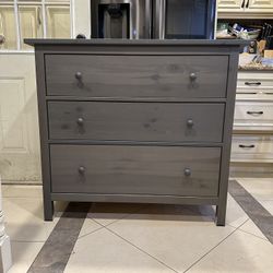 IKEA Dresser ( Delivery Is Available)