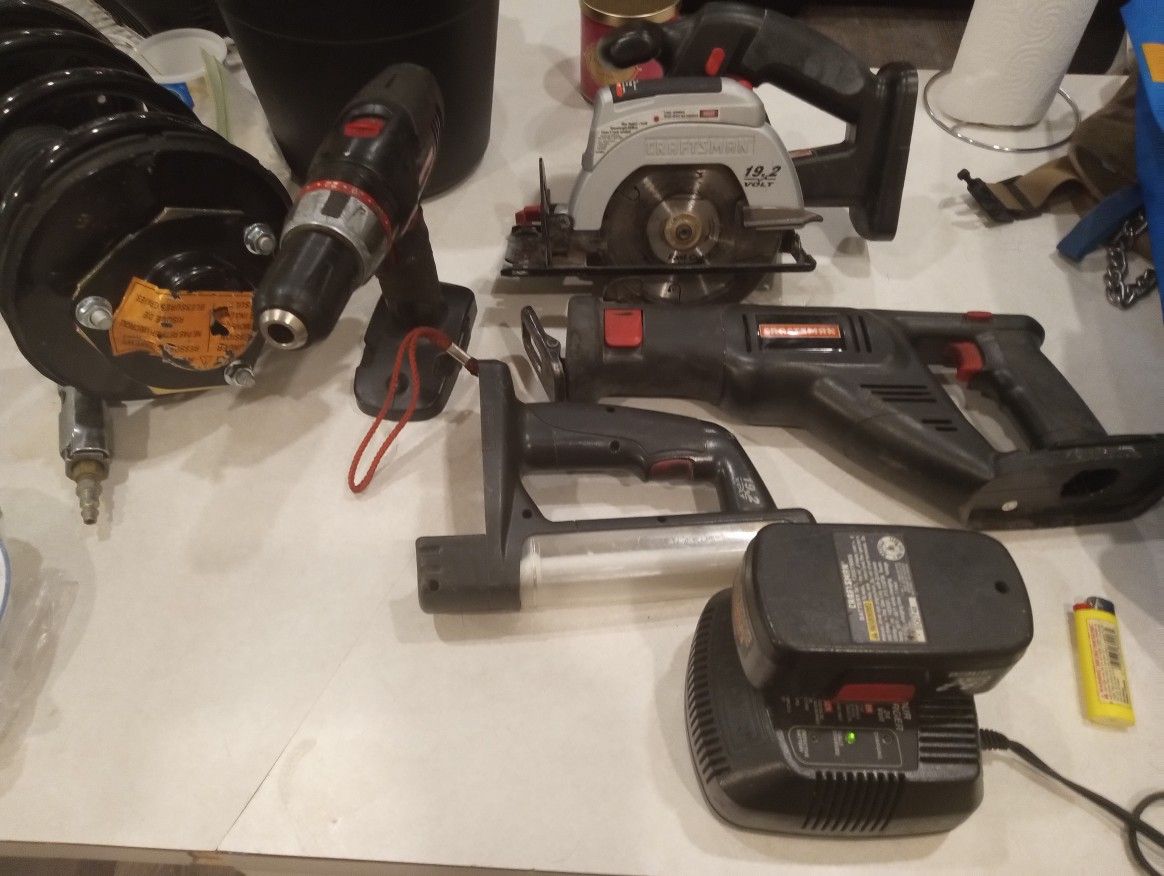 Saw Sal Skill Saw Flashlight And Drill Battery Charger 